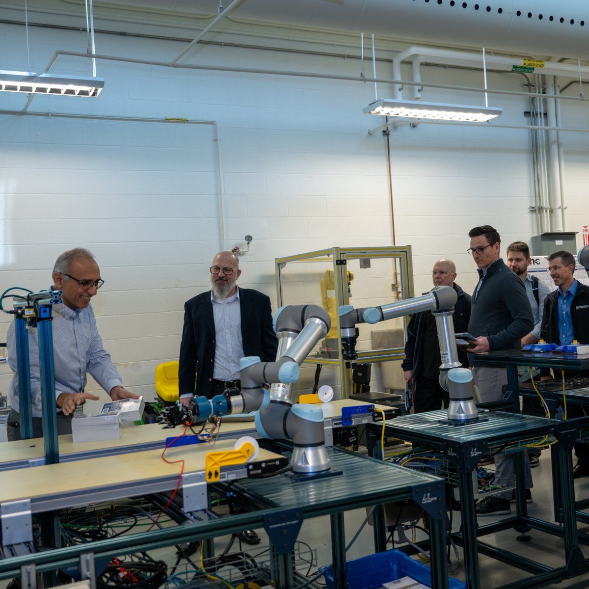 Throwback to the ORP industry tour where ideas met innovation! We learned, collaborated, and imagined a brighter future together! What was your favourite moment? #ThrowbackThursday #UWindsorEng #CollaborationGoals #Innovation