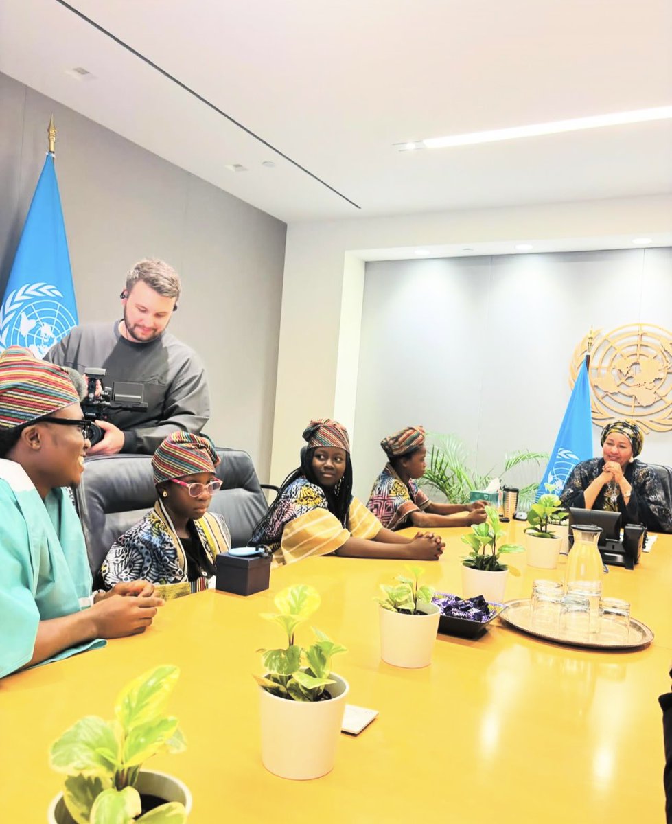 ibrahimvivian51's tweet image. MARY WITH THE DEPUTY SECRETARY GENERAL OF UNITED NATIONS
From an IDP camp to meeting the UN Deputy Secretary General @AminaJMohammed after the UN Games, Mary Victor Zira’s journey inspires us all. Her triumph shines a light of hope for girls back home at the IDp camp, proving…