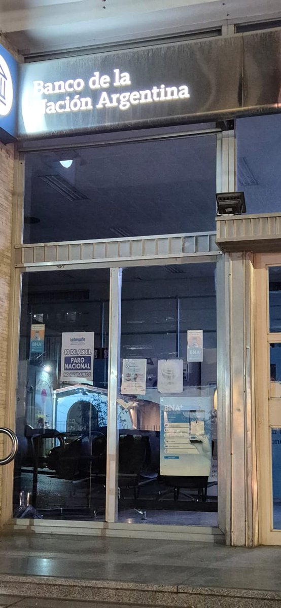 labancaria_tre's tweet photo. #Trelew #Rawson #PuertoMadryn #Esquel  #ParoGeneral 
#Bastadeajustes #Paritariassintecho
#PalazzoConduccion #labancariatrelew https://t.co/gBPdp8GQjR