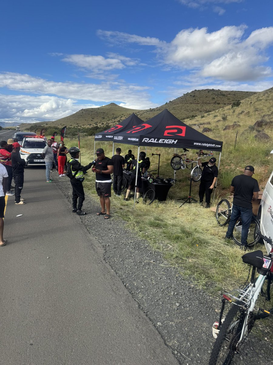 Djkarri__'s tweet image. Thank you Raleigh South Africa For Servicing the bicycles for the boys. A smooth ride needs a fresh pack of breaks,tyres and more.

“We Love Support” ✊🏾