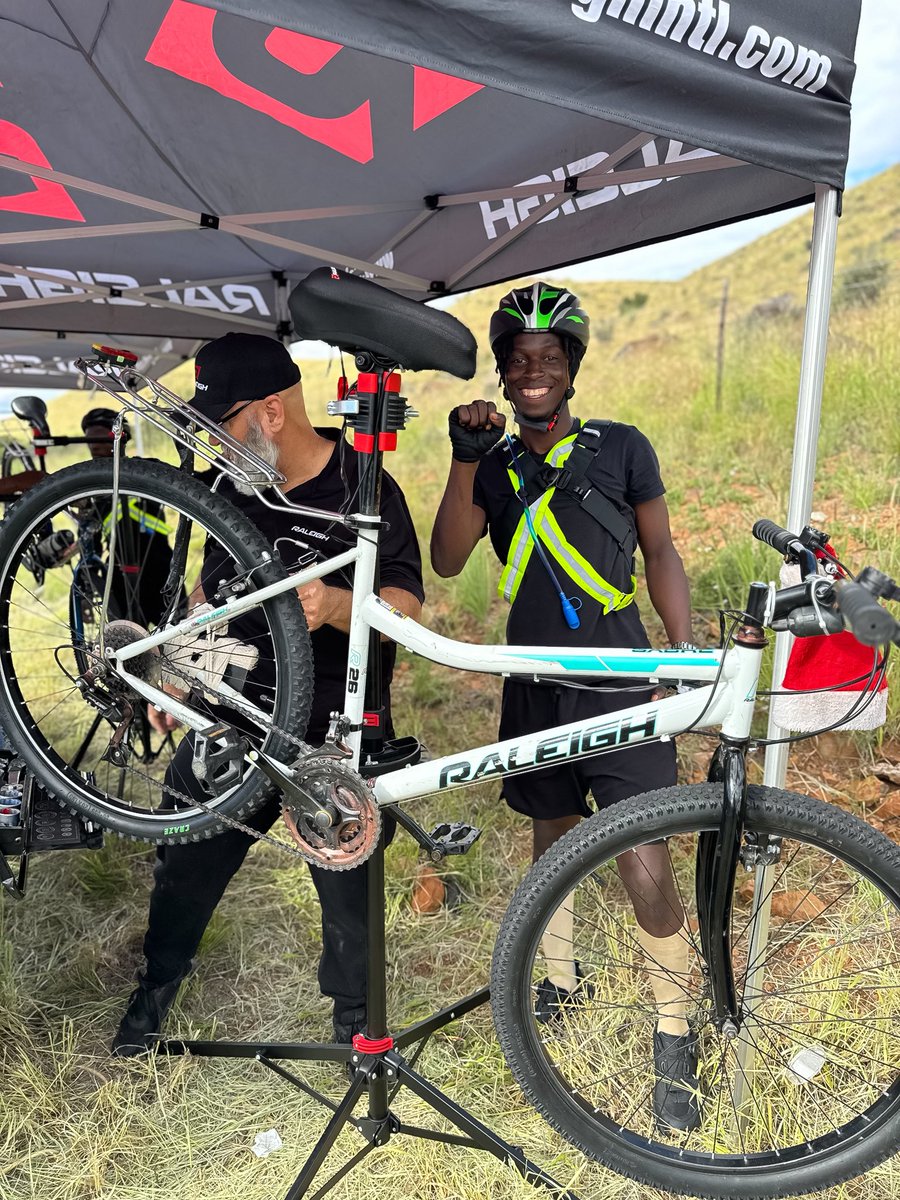 Djkarri__'s tweet image. Thank you Raleigh South Africa For Servicing the bicycles for the boys. A smooth ride needs a fresh pack of breaks,tyres and more.

“We Love Support” ✊🏾