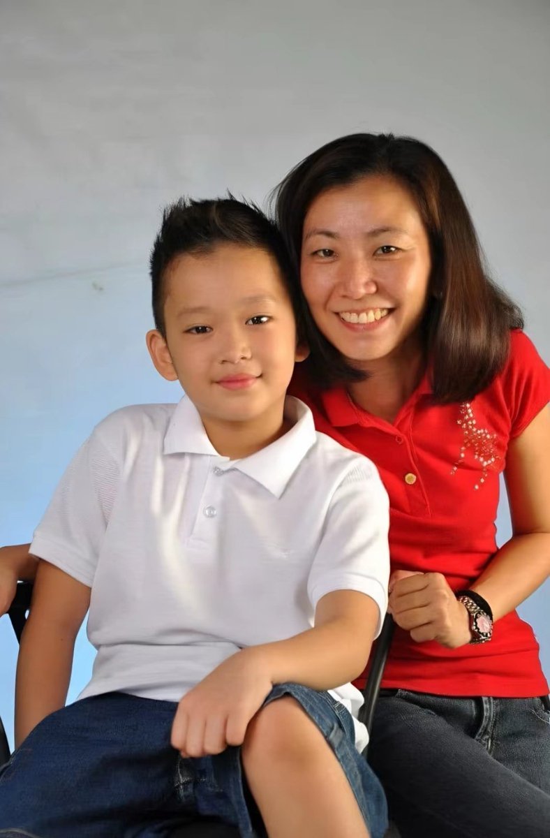 "tsaka mas iniisip ko kung paano ko matutulungan yung mommy ko. gusto ko magstop na syang magwork."

how could you hate someone who does everything for his family, for his mom?? he's in the industry not just for his own satisfaction, but also for his family 🤍 #RabinAngeles