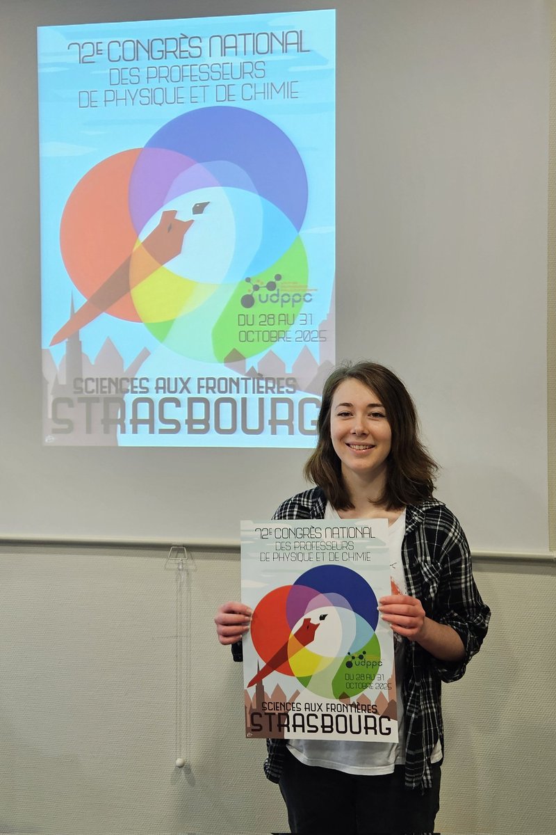Congrès UdPPC (Strasbourg 2025) (@congresudppc) on Twitter photo Moment précieux pour l'équipe de l'<a href="/UdPPC/">UdPPC</a> de <a href="/strasbourg/">Strasbourg.eu</a> : Albane, qui a créé l'affiche officielle du congrès 2025, détaille les étapes de sa réflexion, le processus qui a conduit à cette belle affiche 😍. Bravo 😃, et merci 🙏
<a href="/eduscol_PC/">éduscol PC</a> <a href="/acstrasbourg/">Académie Strasbourg</a> #GraphicDesign #physics Moment précieux pour l'équipe de l'<a href="/UdPPC/">UdPPC</a> de <a href="/strasbourg/">Strasbourg.eu</a> : Albane, qui a créé l'affiche officielle du congrès 2025, détaille les étapes de sa réflexion, le processus qui a conduit à cette belle affiche 😍. Bravo 😃, et merci 🙏
<a href="/eduscol_PC/">éduscol PC</a> <a href="/acstrasbourg/">Académie Strasbourg</a> #GraphicDesign #physics