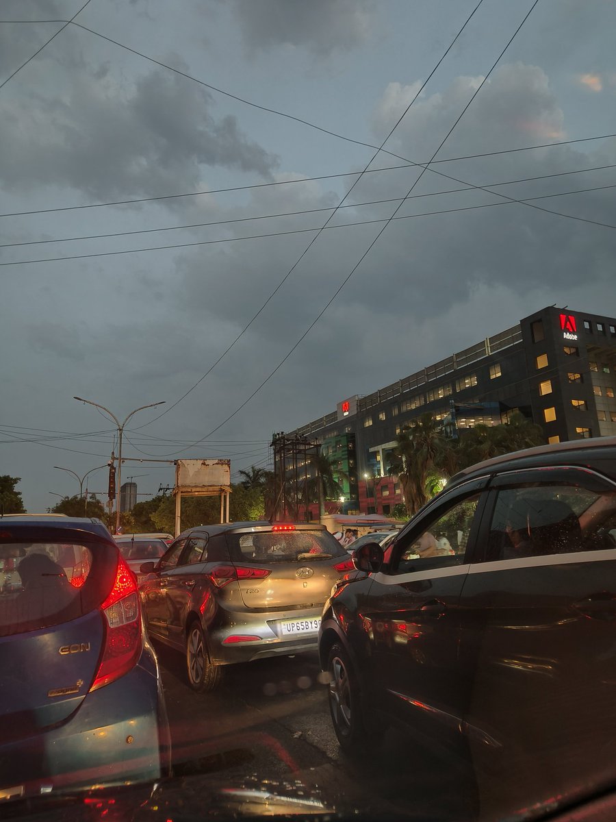imscb's tweet photo. Traffic jam!!!!
Traffic lights are not working, traffic police are not there to manage the chaos. Noida Sector 25 Adobe Red light @noida_authority @CeoNoida @Noidatraffic @UPGovt @dmgbnagar https://t.co/RoPPXPMRiC