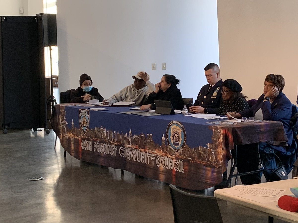 NYPDHighway's tweet photo. Last night, Highway 1 CO attended the @nypd44pct Community Council meeting. Topics discussed included: pedestrian safety, dangers of speeding and collision investigations.  @NYPDTransport https://t.co/6hzBAdleTX