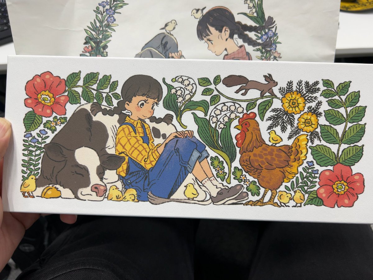 同僚から頂いた かりやさん絵の紙袋と菓子箱
菓子箱の中身は無しw

確かにこれは捨てられない(菓子もくれとは言わないw) 
