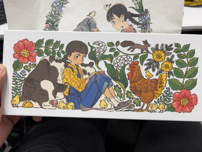 同僚から頂いた かりやさん絵の紙袋と菓子箱菓子箱の中身は無しw確かにこれは捨てられない(菓子もくれとは言わないw) 