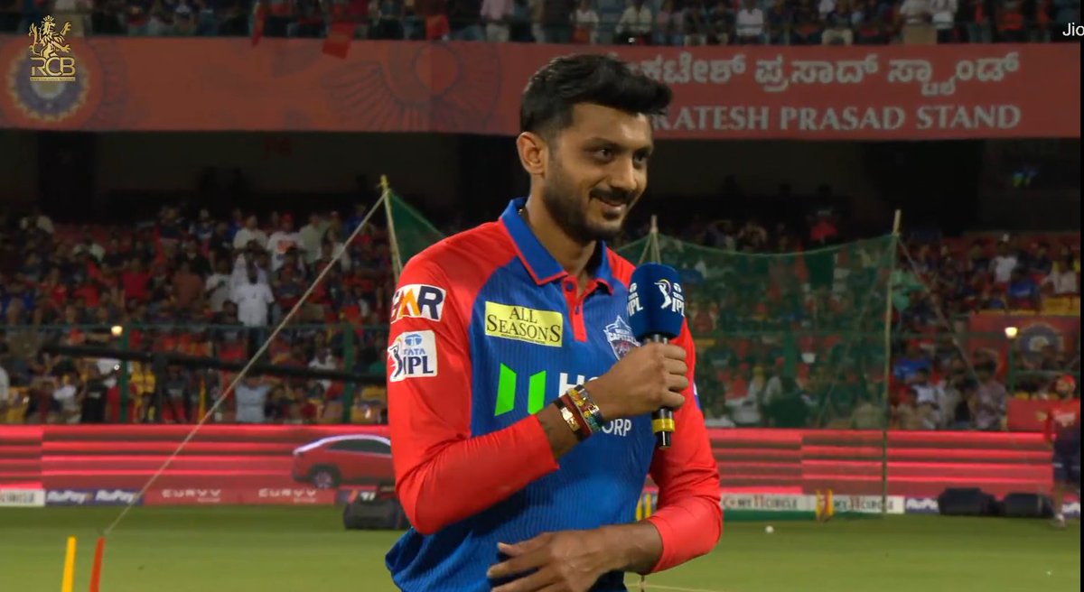 ffsRithik's tweet photo. Chad Axar patel speaking in Hindi right in between 32,000 kannadigas in chinnaswamy 🔥 https://t.co/DOTAAZcZhg