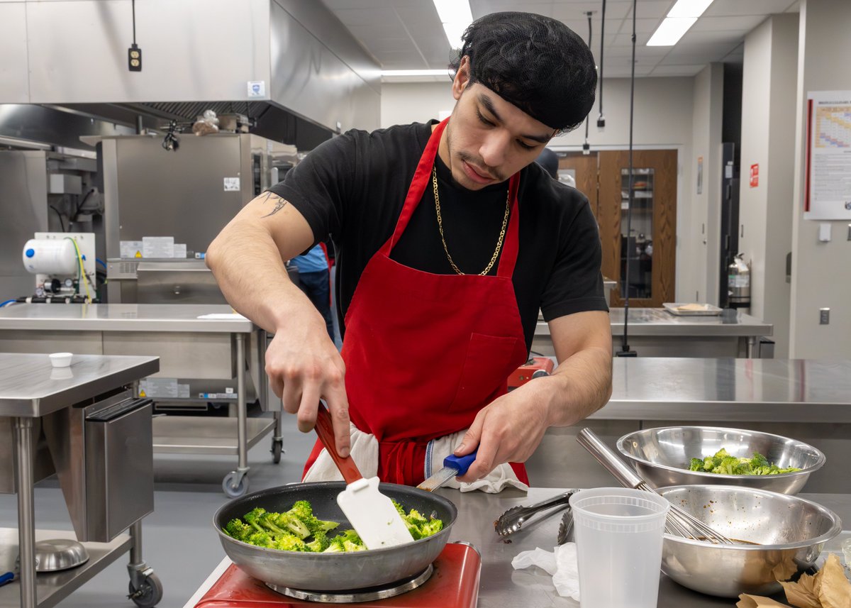 LakeBeltonHS's tweet image. In Mr. Warren's 4th and 5th period Culinary classes, students are diving into the vibrant world of Asian cuisine! 🌏🍜 They're learning hands-on techniques and exploring bold flavors that celebrate rich cultural traditions! 🍱🥢

#AsianCuisine #CookingSkills #LakeBeltonCulinary