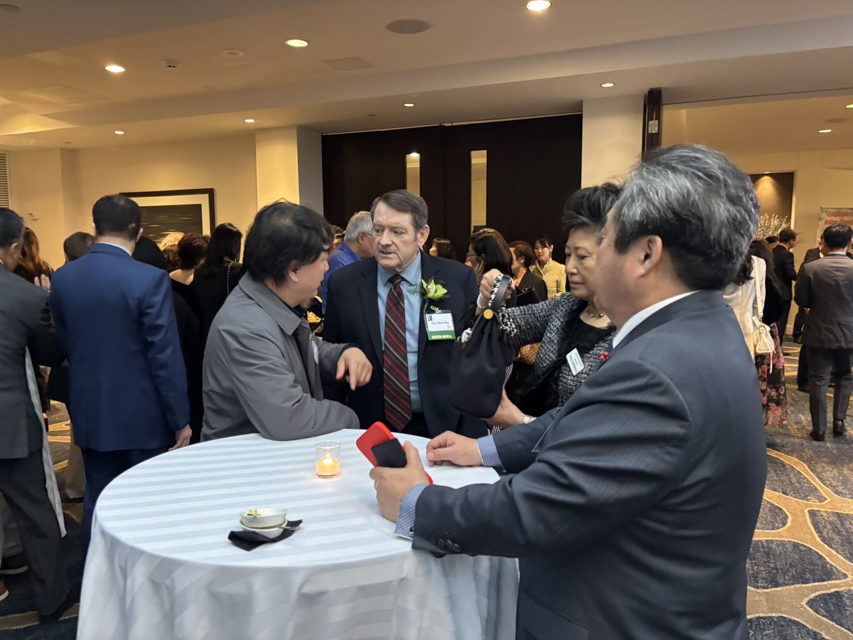 PatHerrityVA's tweet image. Had a wonderful evening at the Korean Community Service Center’s 51st Annual Gala! I’ve been working with the Korean community in Fairfax since I was first elected, and it’s a tradition I’ll continue as your Lieutenant Governor.