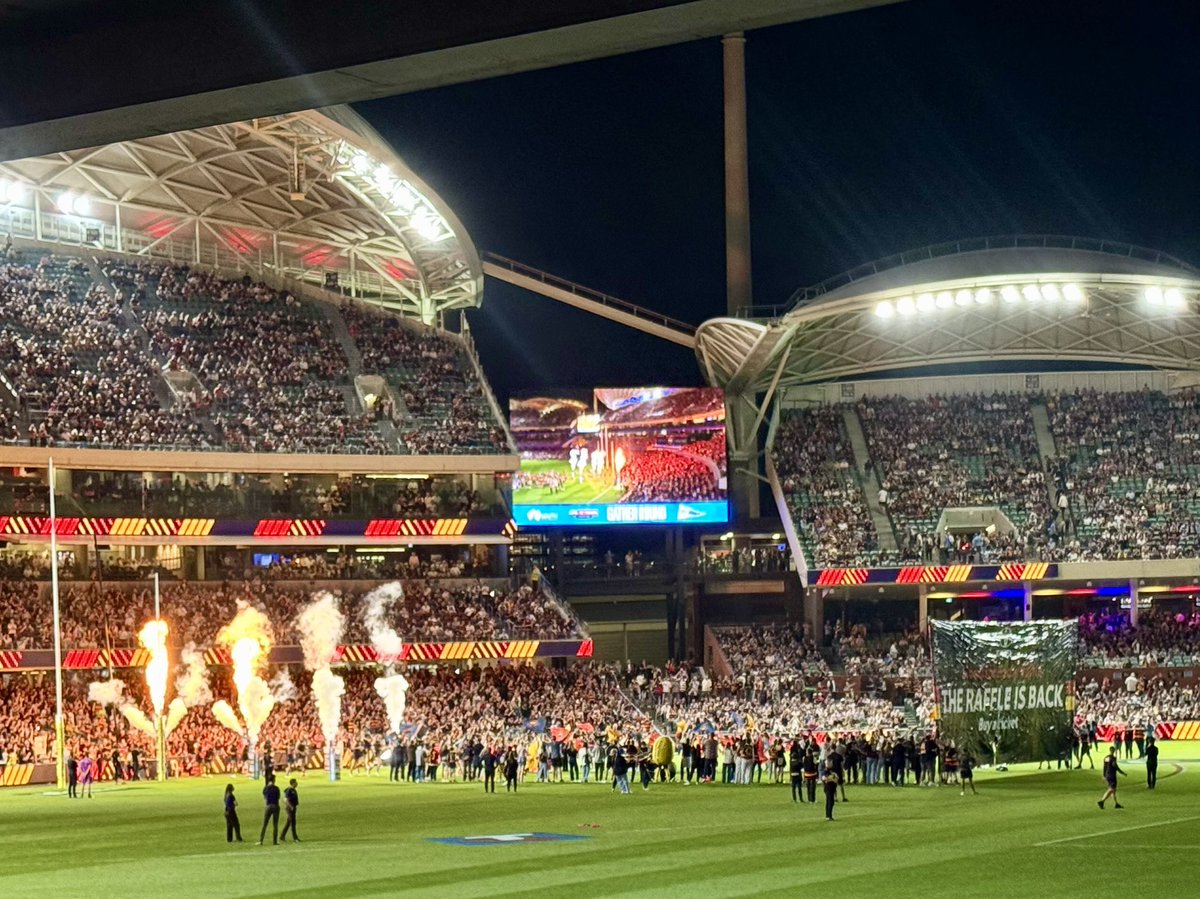 Gather Round is all go at Adelaide Oval! Crowd will keep building to fill the joint as the traffic jams and long queues subside. Perfect evening for footy.
Go Crows!!!
#aflcrowscats 
#weflyasone #gatherround #aflgatherround
