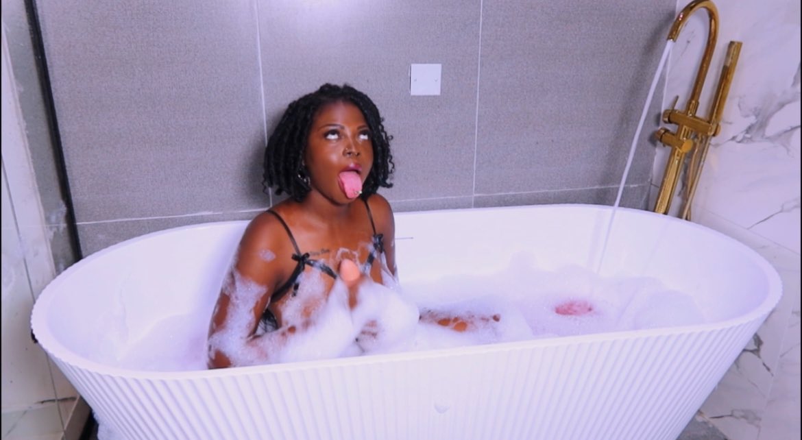 <a href="/MissBNasty/">Miss B. Nasty 👑</a> Find me here manyvids.com/MVlink/rtrYjKI…