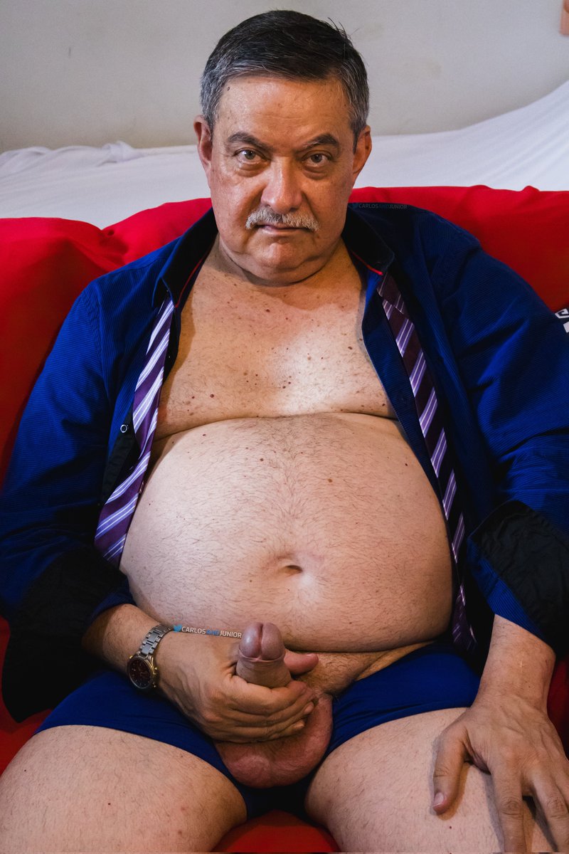 🇧🇷 Seu chefe te chama na sala dele e é assim que ele te recebe. O que vc faz?

🇺🇸 Your boss calls you into his office and this is how he welcomes you. What do you do?