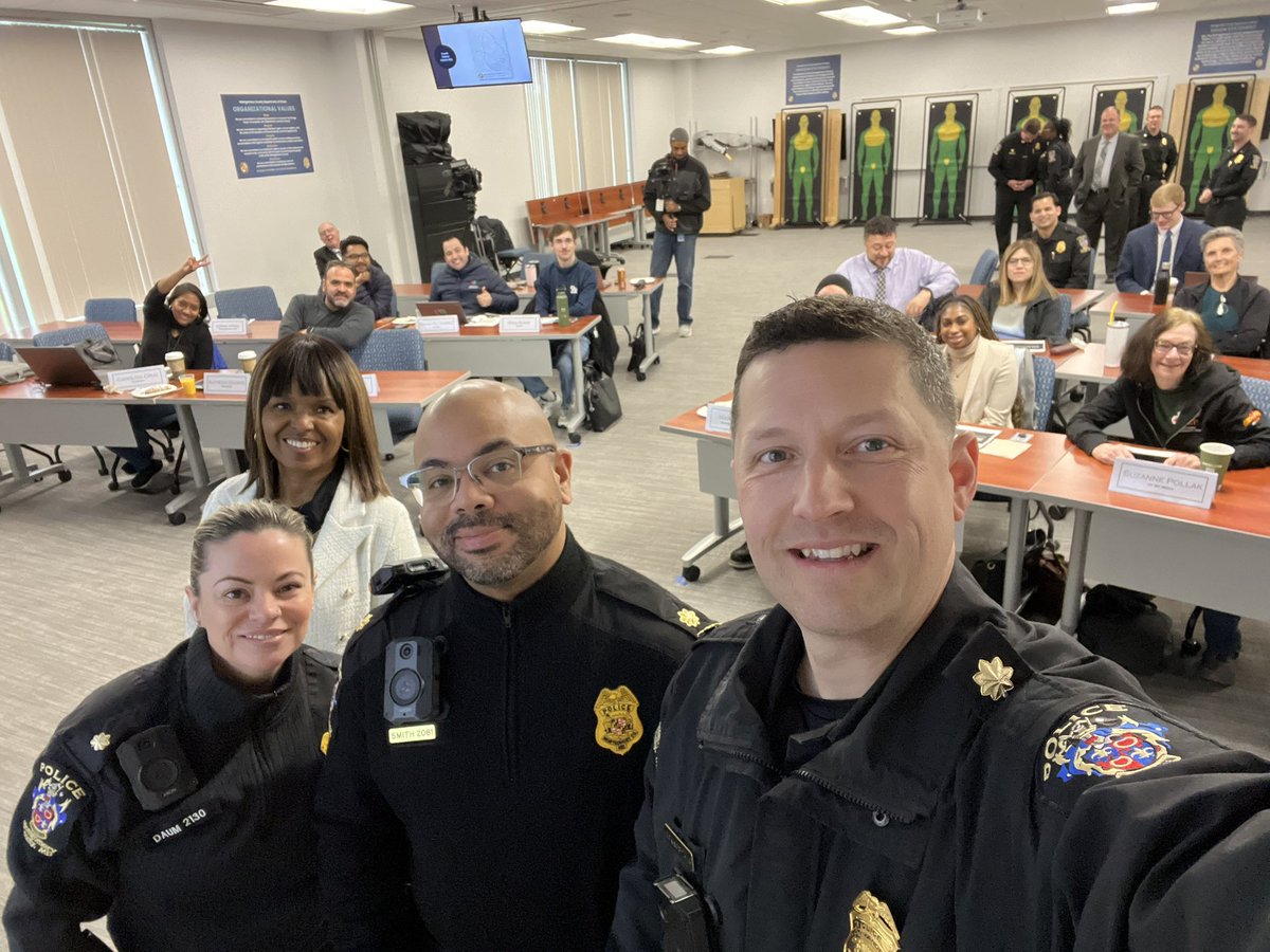 2D Commander (@2dcommander) on Twitter photo Started the day with <a href="/mcpnews/">Montgomery County Department of Police</a> <a href="/MCPD3DCommander/">MCPD 3D Commander</a> <a href="/4DCommander/">4DCommander</a> talking to members of the media about what commanders really do and what’s happening during initial responses to critical incidents. Started the day with <a href="/mcpnews/">Montgomery County Department of Police</a> <a href="/MCPD3DCommander/">MCPD 3D Commander</a> <a href="/4DCommander/">4DCommander</a> talking to members of the media about what commanders really do and what’s happening during initial responses to critical incidents.