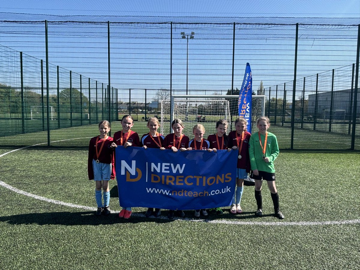 JennaWhittam2's tweet photo. What a fantastic afternoon at the #FoxParryShield. All the girls played outstanding! Congratulations to the winners from @MynyddIsa and the runners up from @YsgolGwynedd ⚽️ @ndeducation were proud to sponsor the event again this year  🥇 #Flintshire #Sports #Football https://t.co/k8NpgEAUa0