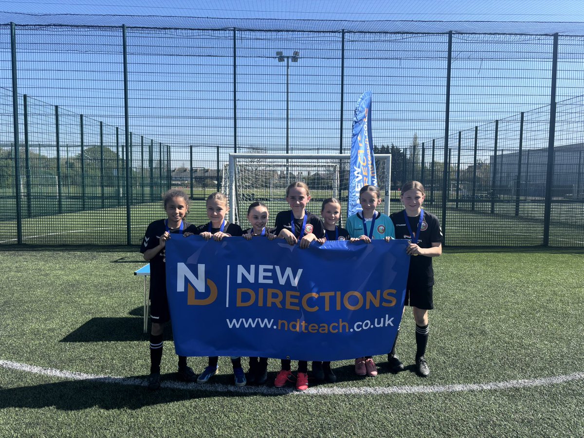 JennaWhittam2's tweet photo. What a fantastic afternoon at the #FoxParryShield. All the girls played outstanding! Congratulations to the winners from @MynyddIsa and the runners up from @YsgolGwynedd ⚽️ @ndeducation were proud to sponsor the event again this year  🥇 #Flintshire #Sports #Football https://t.co/k8NpgEAUa0
