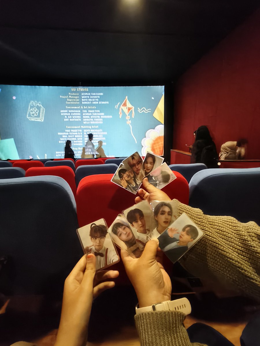 D_Kikys's tweet photo. Tonight I watched #JUMBO with my sister &amp; 9 handsome  #XODIAC
Since I was kiddos, I have loved the animated film Di***y, now I am hppy to be able to watch an animated film made by the nation's children. Throughout watching, my feelings were mixed. I am proud of #JUMBOkanBioskop https://t.co/kfdlABA2IF