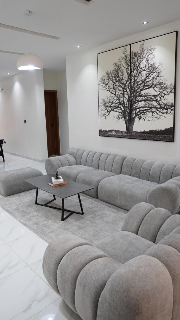 baygem_ngr's tweet image. To Rent

Fully furnished/Serviced 2 bedroom apartment

Location: Ologolo Lekki 

Rent: N10m per Annum 

📞
+2349073267769
wa.me/c/2349073267769
baygemngr@gmail.com