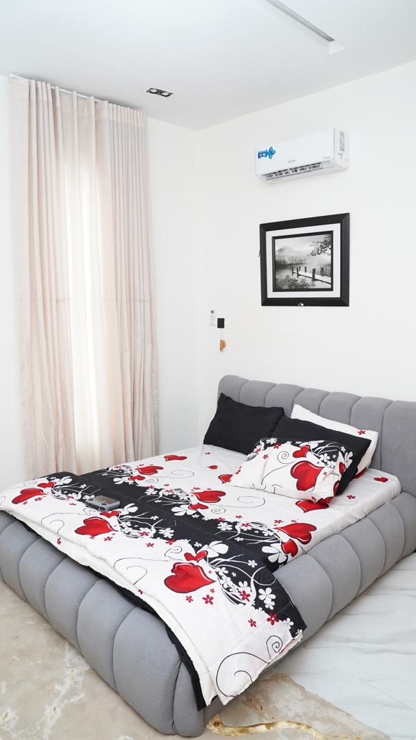 baygem_ngr's tweet image. To Rent

Fully furnished/Serviced 2 bedroom apartment

Location: Ologolo Lekki 

Rent: N10m per Annum 

📞
+2349073267769
wa.me/c/2349073267769
baygemngr@gmail.com