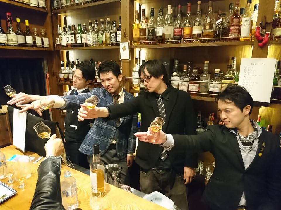 Moondeceiver's tweet photo. 懐かしい8年前の今日の画像w
3人のウイスキーレクチャラーによるウイスキーセミナーでした。またこんなことやってみたいな。
#blindedbyfear #eclipsefirst #barlivet https://t.co/XoymuW0zze