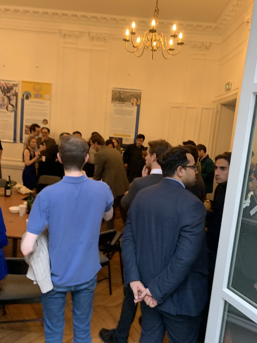 BapBezault's tweet photo. Près d’une trentaine de @JeunesRadicaux, ainsi que quelques partenaires étaient présents hier pour rencontrer @n_delattre, Présidente du @PartiRadical et Ministre du Tourisme.

Réflexion, débats et convivialité ont été les maîtres mots 💫 https://t.co/sXpDUsWuU5