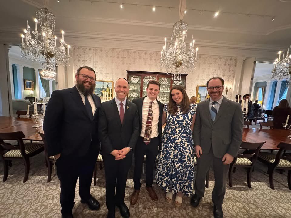 RepBobMorgan's tweet image. The IL Governor has hosted a Passover Seder at the Gov’s Mansion for many years under many governors. I’ve always been struck by the event that brings together all corners of the Jewish community and other faith leaders to remember the Exodus from Egypt.

Next year in Jerusalem…