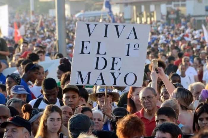 EduardoLopezL65's tweet photo. 💪Desfilar juntos, por #Cuba.

➡️Asistirán unos 740 delegados internacionales que, junto al pueblo cubano, enarbolarán las banderas de la solidaridad.
#PorCubaJuntosCreamos
🔗 https://t.co/PWLGYzEngo https://t.co/btNoirY9AY
