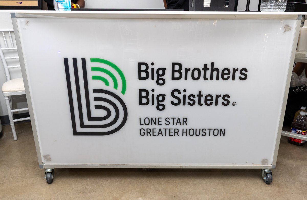 precisionMB's tweet photo. PMB had a great time at the Medical Mini-City Mixer during ACHE Congress in Houston! 🎶🤝

 Thanks to @NAHSEHouston  for hosting a fun night of networking, music, and connecting with future healthcare leaders. 💜 

#PMBOnTheMove #NAHSEHouston #ACHE2025 #PMB30 https://t.co/1NDPCegQEJ