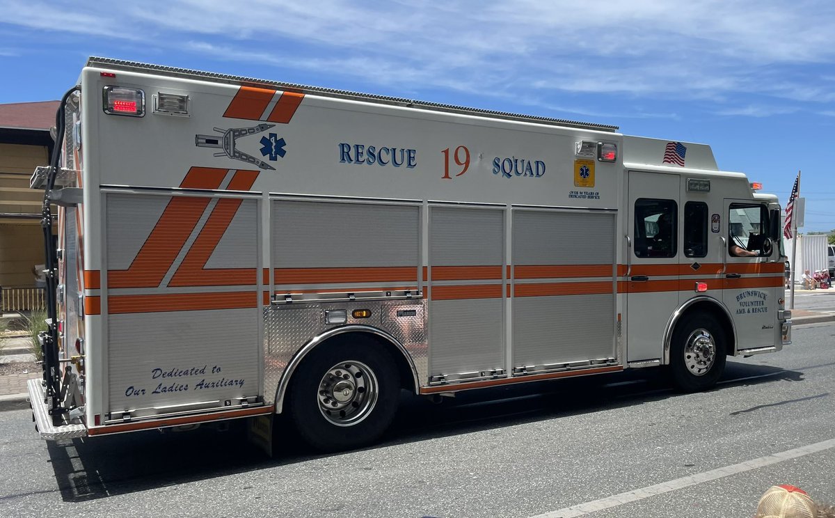 GotMaryland's tweet image. Heavy Rescue!

1) Upper Darby - Highland Park
2) Lower Chichester
3) Brunswick Volunteer Rescue
4) Brunswick VFC

#RescueSquad
#HeavyRescue