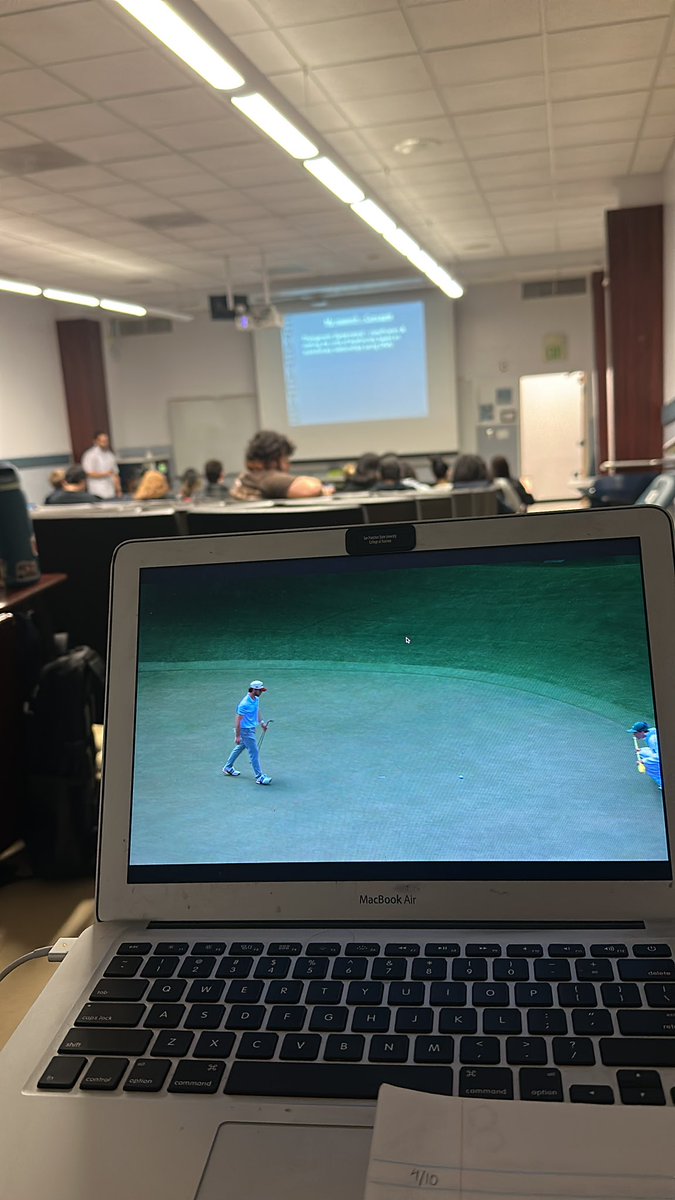 JJsStrangeThots's tweet photo. masters week means golf during class https://t.co/vpzvzH2NEv