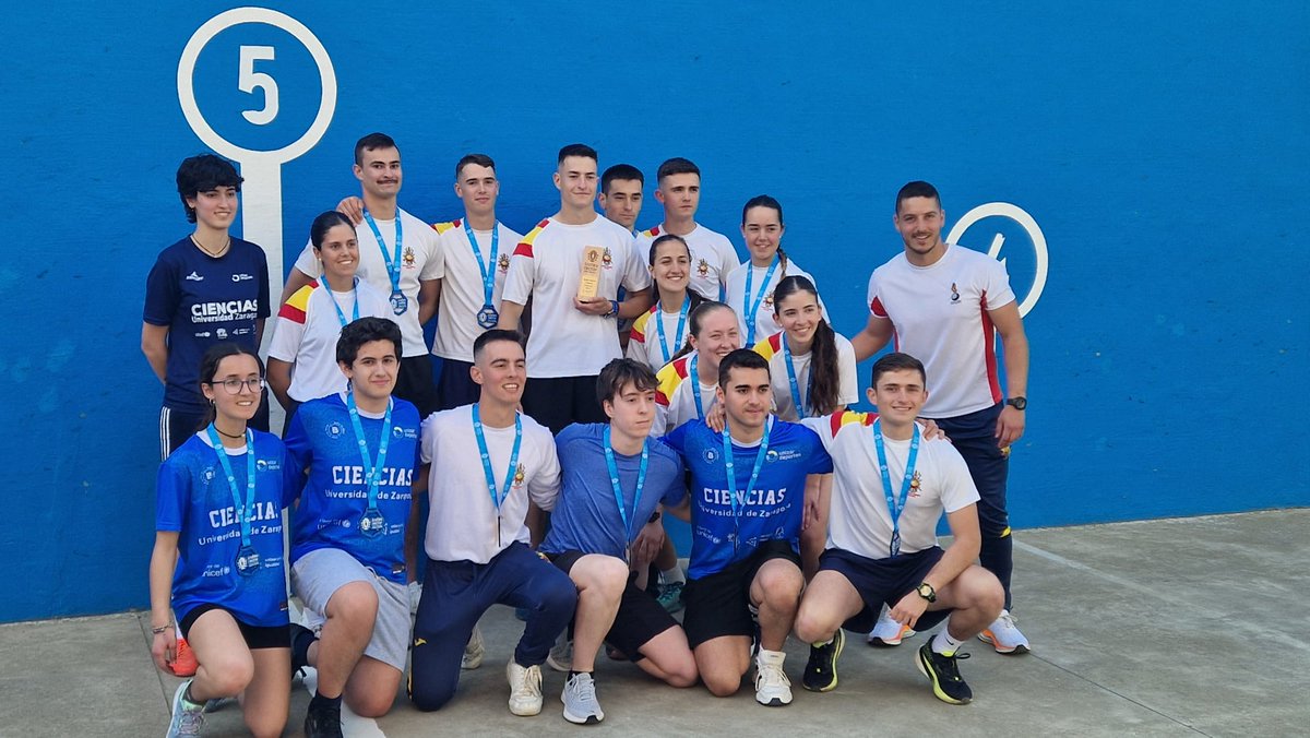 CUDZaragoza's tweet image. Los equipos @CUDZaragoza de ultimate frisbee, rugby masculino y frontón, campeones del #TrofeoRector2025 @unizar, y las componentes del equipo de rugby 7, subcampeonas. ¡Enhorabuena a nuestros alumnos y también a todos los finalistas!