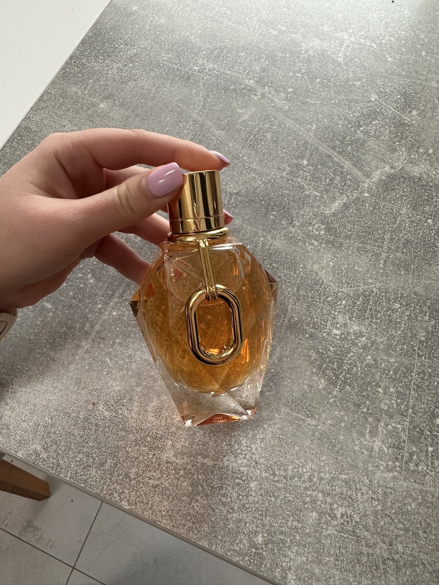 zaurocza's tweet photo. 💥KONKURS DO 15 MAJA💥
🎁Do wygrania: zapach 90ml Paco Rabanne Gold 
❔Co trzeba zrobić:
✅ Podaj dalej tweet/RT
✅ zaobserwuj mnie tutaj
✅ zaobserwuj mnie na instagramie: @ Ju.latte
❗️skomentuj ten post „biorę udział” i daj nazwę swojego ig https://t.co/Ta8L1wz5QK