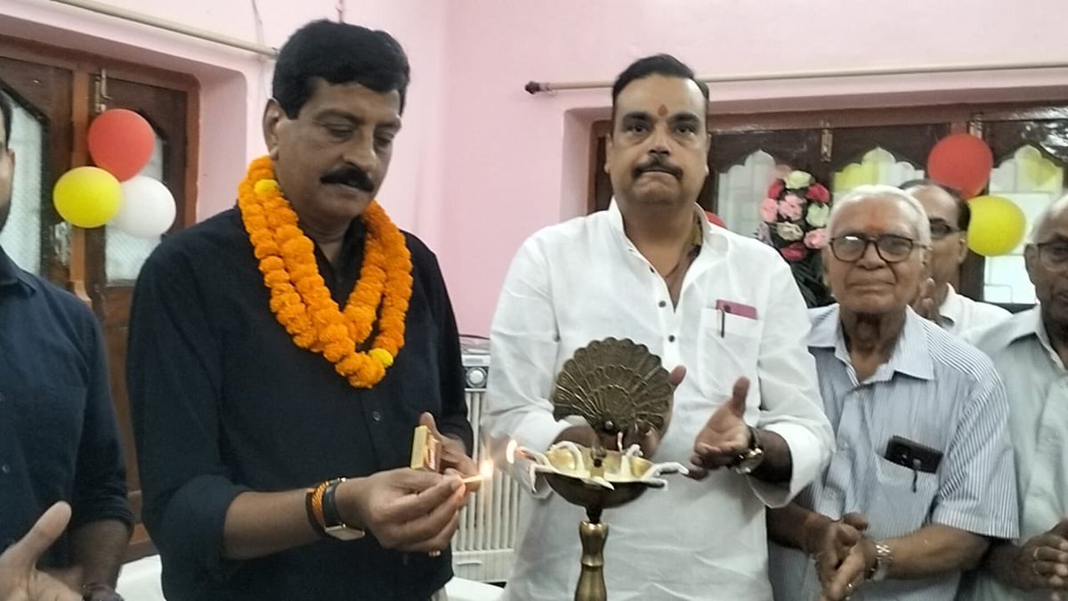 KarunaIPS's tweet photo. आज मुझे मुज़फ्फरपुर, बिहार में *Utkarsh* कोचिंग संस्थान के उद्घाटन समारोह में शामि��� होने का मौका मिला। यह संस्थान JEE, NEET और बोर्ड की बेहतर तैयारी के लिए शुरू किया गया है। इसे आयुष्मान ने स्थापित किया है, जो बिहार के युवाओं के बीच बढ़ते उद्यमिता के जज़्बे का एक शानदार उदाहरण हैं।

उनकी यह पह�� न सिर्फ शिक्षा के क्षेत्र में बदलाव लाएगी, बल्कि प्रदेश के लाखों युवाओं को भी प्रेरित करेगी। इस प्रेरणादायक कार्यक्रम का हिस्सा बनकर गर्व महसूस हुआ। *Utkarsh* की पूरी टीम को उज्जवल भविष्य के लिए ढेरों शुभकामनाएं!

#बिहार #युवा_शक्ति #शिक्षा #उद्यमिता #Utkarsh #JEE #NEET #मुज़फ्फरपुर #प्रेरणा