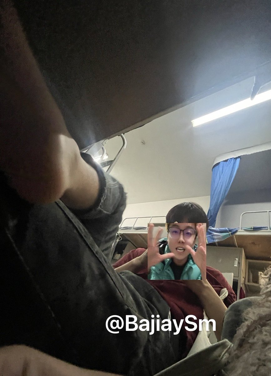 篮球健身直男舍友出原味☠️
🧦和篮球👟都🉑出☣️
喜欢的私信哈🚬
小狗亲测包帅包臭包直男🚬