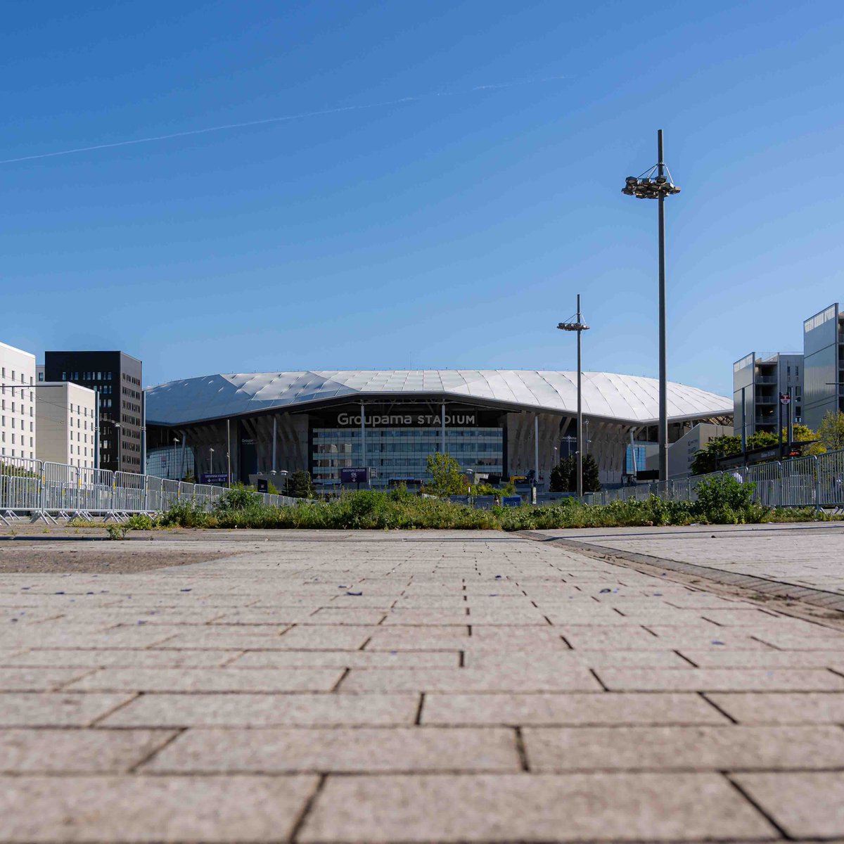 🚨 Les lignes de métro A, B et C circulent à nouveau. 

Nous vous invitons à privilégier la ligne A jusqu’à La Soie puis les navettes stade bus et tramway. 

Les supporters de Manchester United sont invités à se rendre place Antonin Poncet, côté Grande Poste. Des navettes bus les