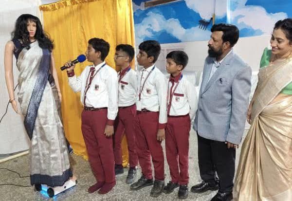 TN_EXPLORE's tweet image. At Christ the King School in Meyyampuli near Rameswaram, a female-shaped AI robot teacher speaks 27 Indian and 23 global languages, answering students’ queries. 

This aligns with CM M.K. Stalin’s 2026 plan to add AI to school curricula. 

Tamil Nadu’s next revolution begins!