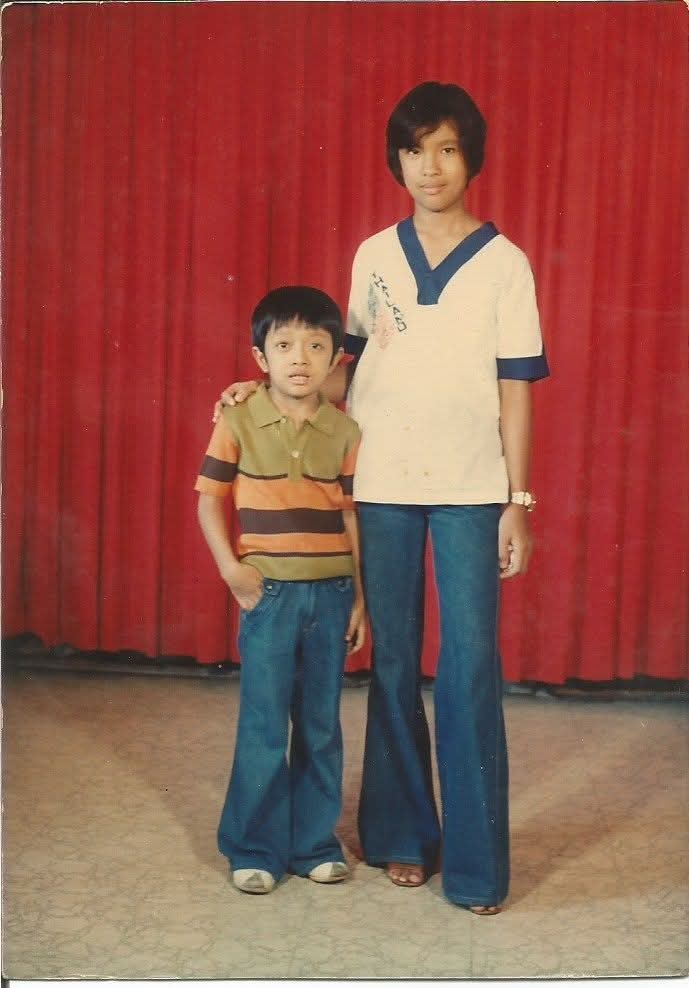 JericLoz's tweet photo. #NationalSiblingsDay Me and my sister in 1978. https://t.co/I18tSXmbvf