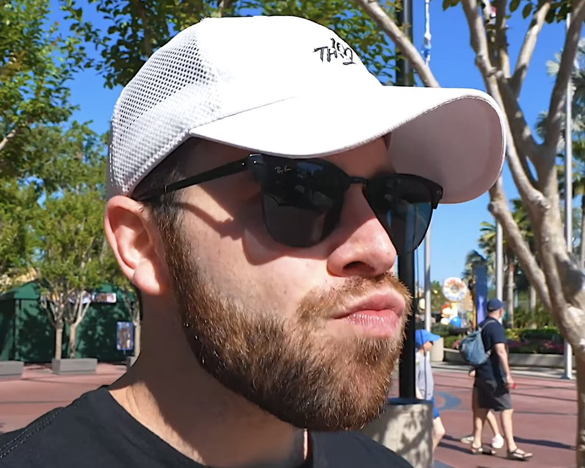 SarinGasFelon's tweet photo. looks like (Kshadows) he is back to feeling himself after owning all
of the hatters #MonkeyFace https://t.co/EhT6obA5KY
