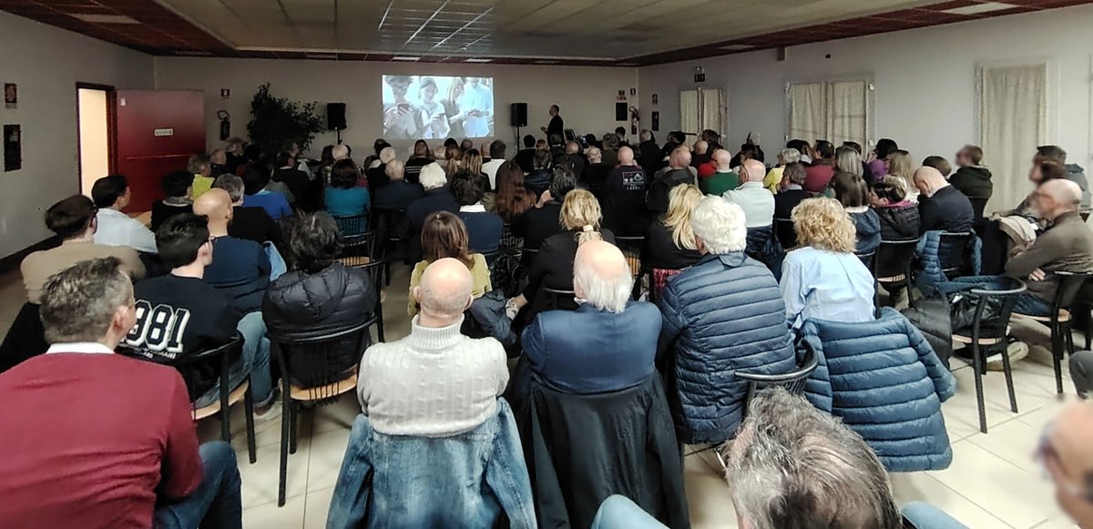 120+ persone hanno assistito alla mia conferenza “Rischi e Pericoli Nascosti del Digitale” organizzata da Realtà Veneta presso la Società Cooperativa Sociale “Il Graticolato” il 9 aprile
ettoreguarnaccia.com/archives/9257 

#IA #intelligenzaartificiale #smartphone #socialmedia #videogiochi