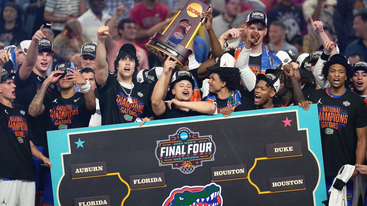 GatorsMBK's tweet photo. can even update your desktop wallpaper 💻 https://t.co/KTIWc7cPLj