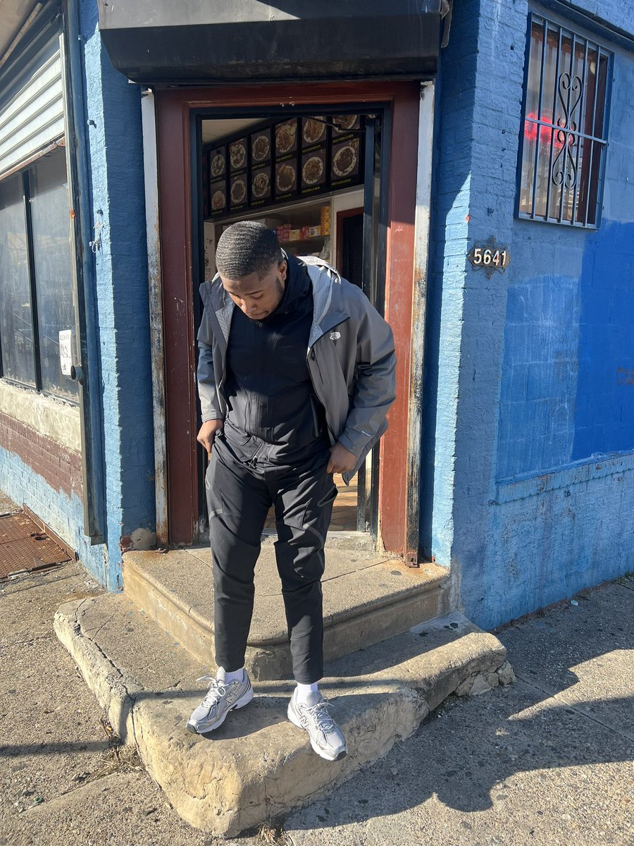 abm_blizz's tweet photo. Going to jail help me find patient with my self my love is messed up I can’t trust nobody else can’t put my pride to the side don’t need nobody help I’m been in that jam know how to get out that blender #Troyworld #quadyland #4M$ #Gutt #ZahSki 💜#UPTOWN #WB https://t.co/5DSyhfAUNA