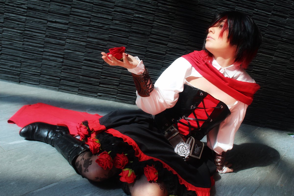 YukiCat19's tweet photo. I have finally completed my dream of cosplaying team RWBY!!! I hope you enjoy! 

📸 @/marune.photography 
@OfficialRWBY 
#rwby #rwbycosplay #rwbyrubyrose #rubyrosecosplay https://t.co/blebJmgJsv