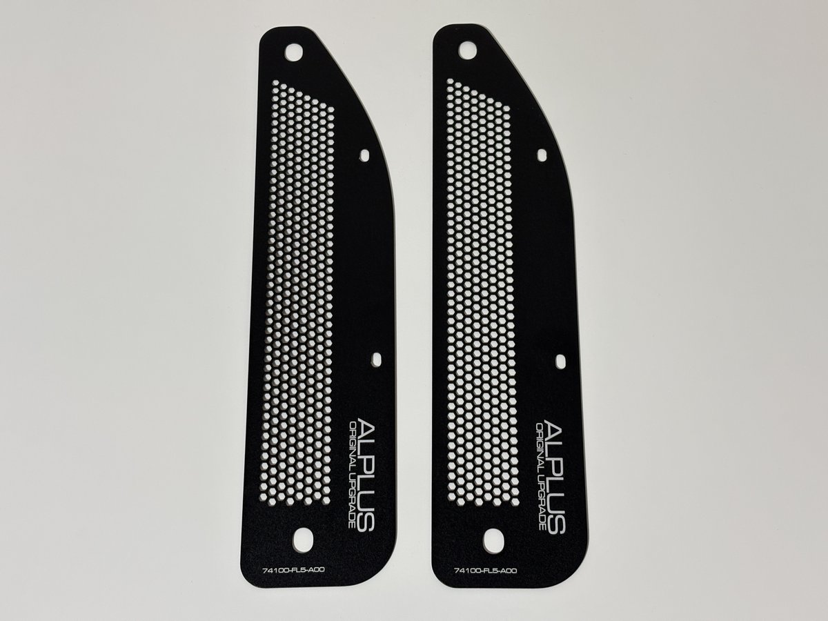 Graphite_One's tweet photo. 今週末のFL5 RBP 作業予定③ ロックガード取り付け
・ZL1 Addons スタンダードロックガード(フロント80%開口タイプ)
・ALPLUS エアロガード
・uxcell ヘッド径 20mm ロングクリップ 32mm(左:エアロガード付属クリップ、右:ロングクリップ)
#FL5 #typer #ALPLUS #ZL1Addons https://t.co/En8qyuCaUR