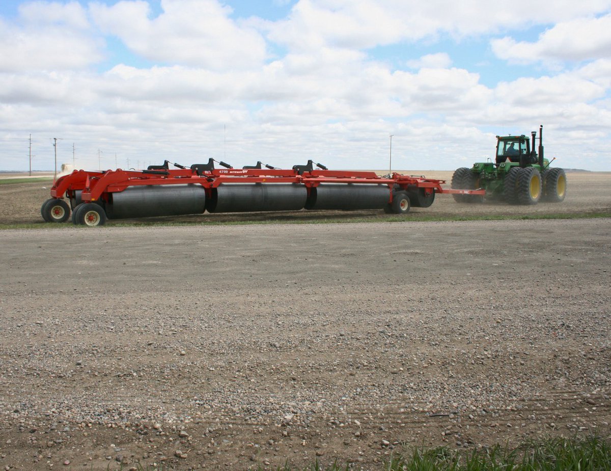 Whether you’re rocking a 7, 5, or 3 section Rite Way Land Roller, you can fold and unfold in minutes without leaving your tractor cab – just drive FORWARD™. Easy &amp; efficient is the way we roll! 👍 

#LandRolling #FarmEquipment #Farming #RiteWay