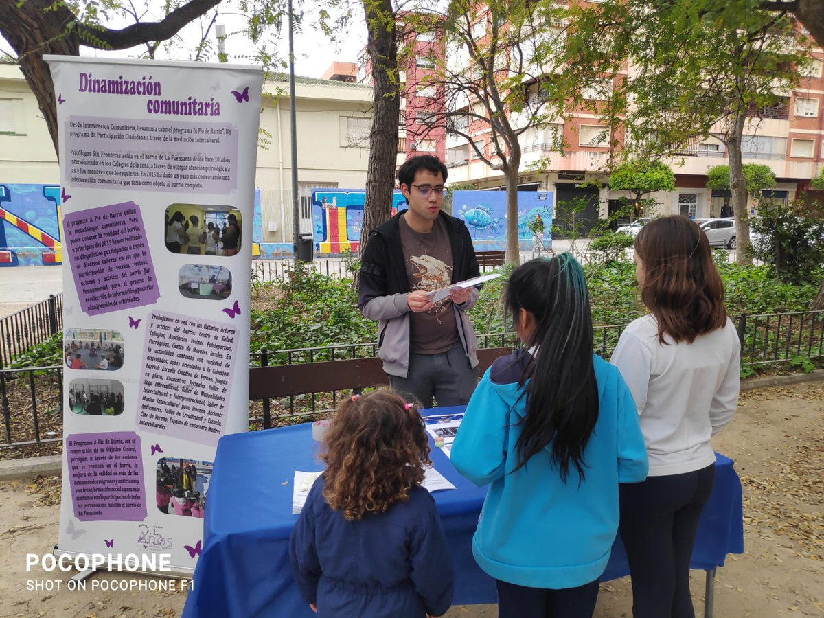 Día del Pueblo Gitano: Activ. Comunitaria: Celebramos el Día del Pueblo Gitano en el barrio con diferentes talleres. Participaron: Psicólog@s sin fronteras, Save the Children, Convivencia, Asoc. Vecinal, IKPatraix y FAGA #UE
#kumpania
#ikumpania
#pueblogitano
#PFSE+CV21-27
#gva