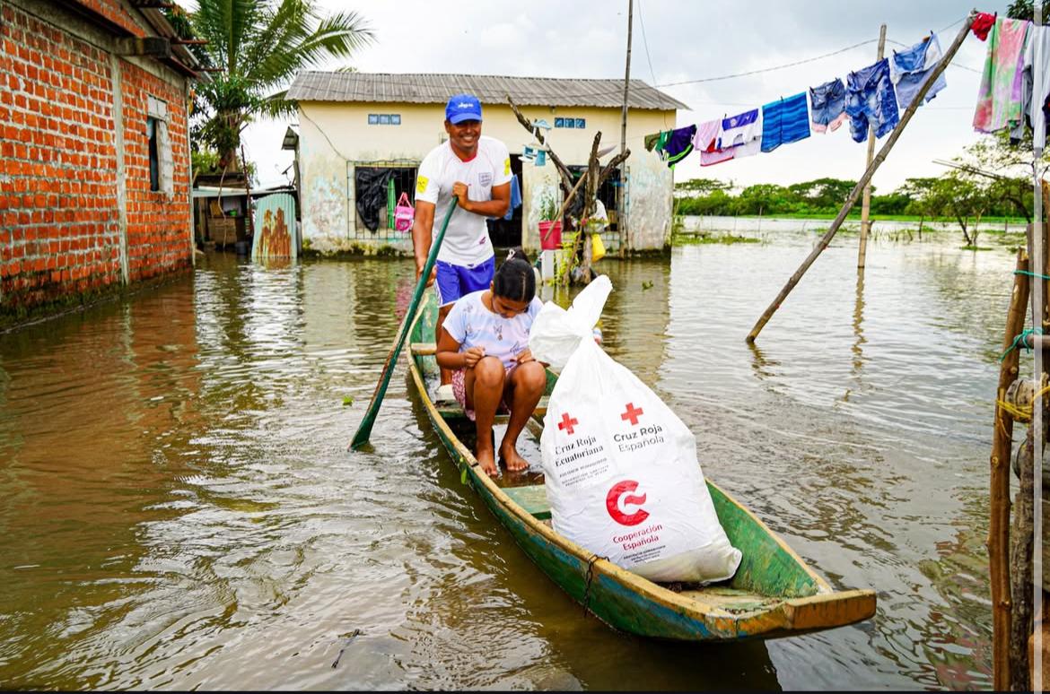 aecidecuador's tweet photo. Juntos podemos más! @AECID_es con el apoyo de @cruzrojaecuador y @CruzRojaEsp ha entregado 1750 kits de ayuda humanitaria con alimentos y productos de higiene en respuesta a las inundaciones en la Costa ecuatoriana. #Solidaridad #somoscooperación #cooperaciónespañola #Ecuador https://t.co/wajz9pxqyu