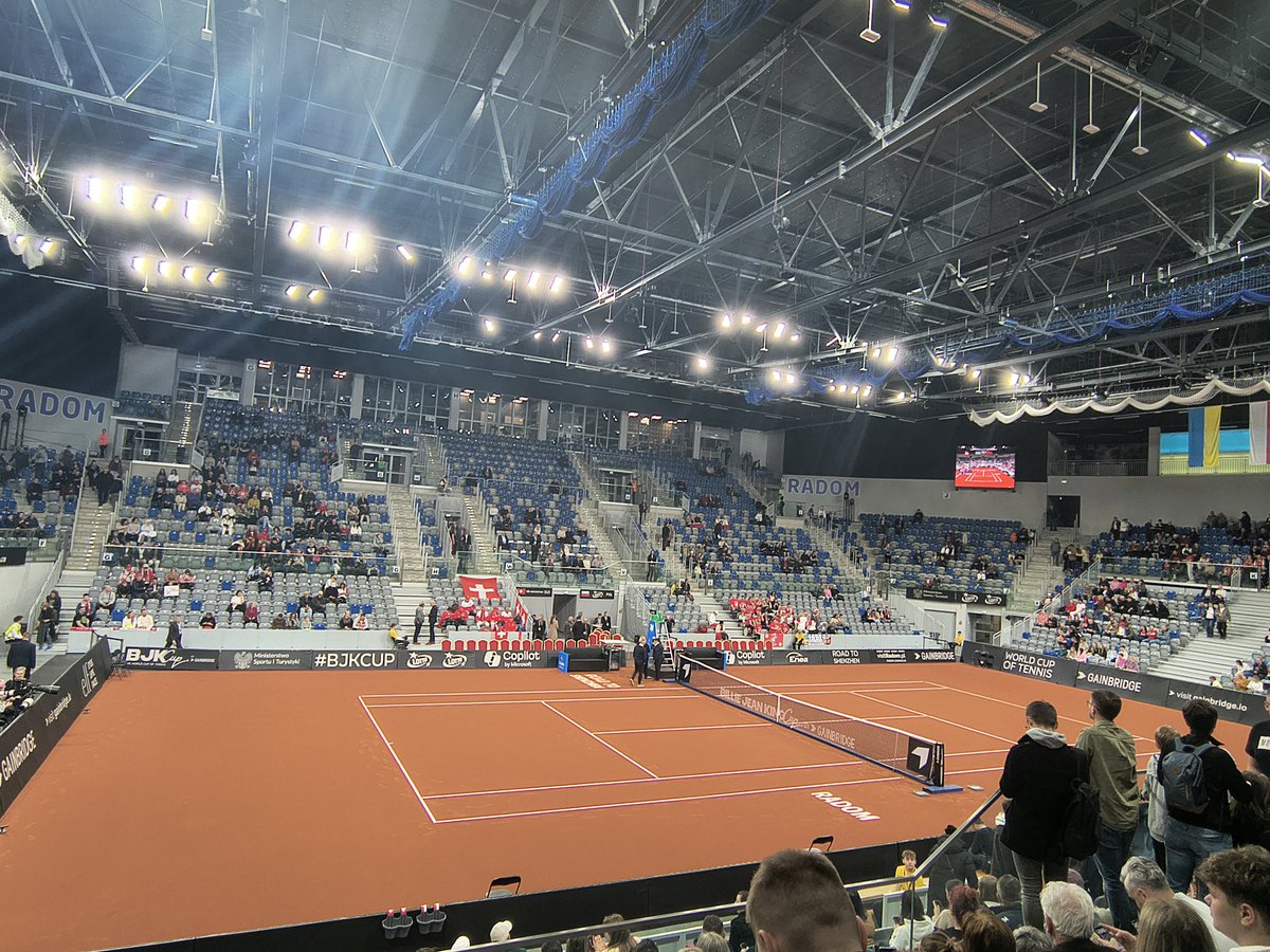 Patwimbledonsky's tweet photo. Światowy tenis w Radomiu!!! ☺️🤩😍🎾🇵🇱 #tenis #korttenisowy #BillieJeanCup #POLSUI https://t.co/quUQqVG9Z8
