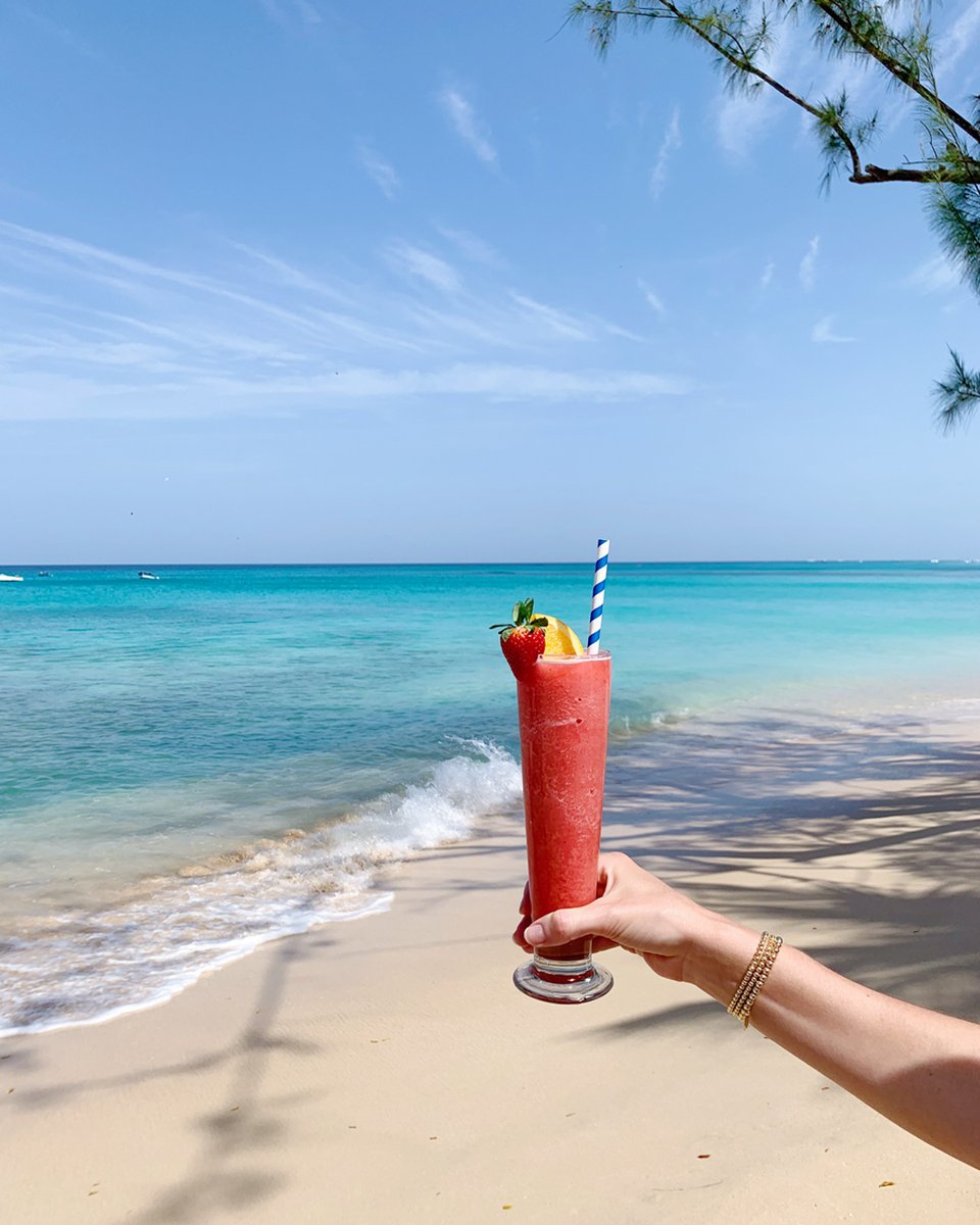 lonestarbdos's tweet photo. A cocktail by the seaside won’t solve all your problems, but it sure helps!🍹

Check out our top drinks:
https://t.co/aipus9zGM4

#thelonestar #lonestarbarbados #barbados #visitbarbados #lovebarbados #barbadostravel #barbadosbeaches #barbadoslife #mybarbados #barbadosrestaurant https://t.co/gzT5HOQABB