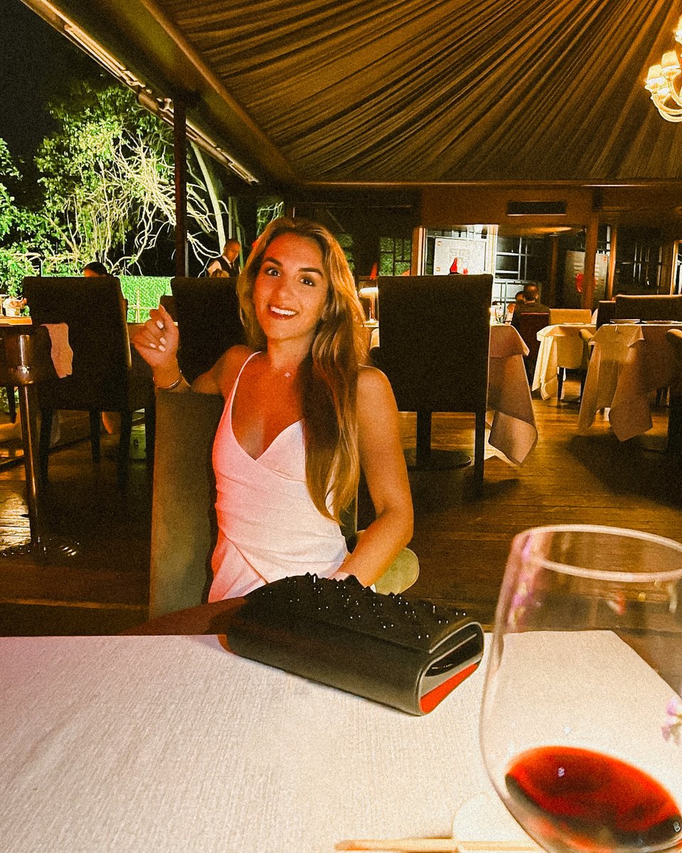 LRosemay14849's tweet photo. Serving looks &amp; savoring every bite ✨🍽️ Good food, great vibes, and even better company!
 
Where’s your dream dinner spot? 👇

 #DineInStyle #GoodFoodGoodMood #GlowAndDine" https://t.co/jeNW2bp1vL