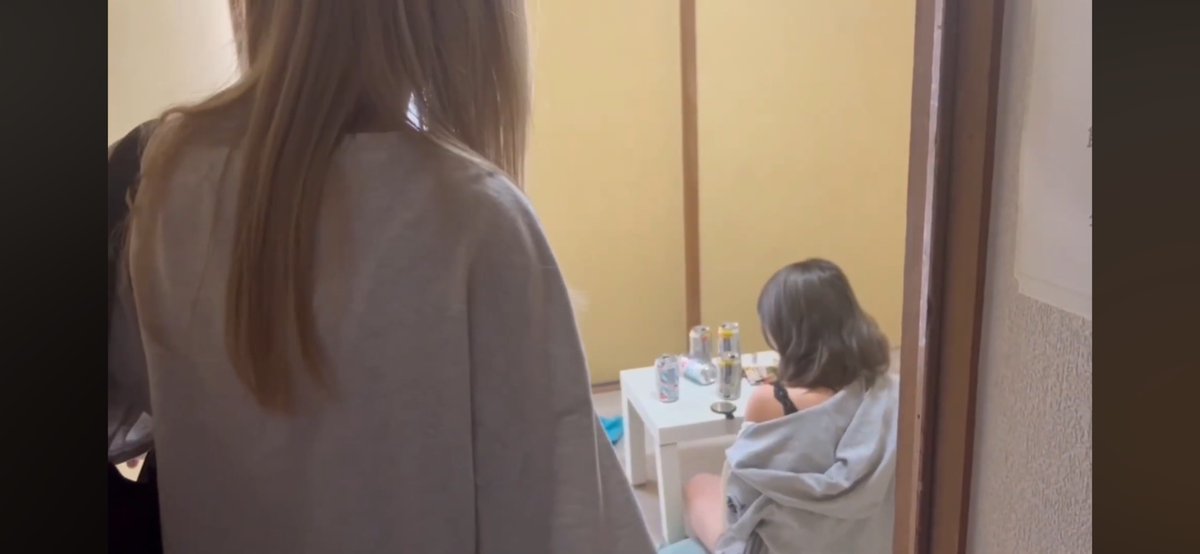 FilmMakingClub's tweet image. 🎞️上映会まで あと 1 日！🎞️
今日は上映作品「Falling」のシーンカットをお届け！💉
くわしくは→ is.gd/AwDPuS

#春から法政 #法政大学 #多摩キャンパス #映画サークル